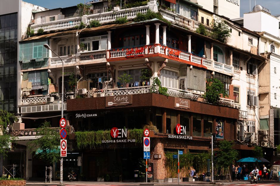 Shophouse New City Thủ Thiêm — modern retail shophouse street level storefront Vietnam
